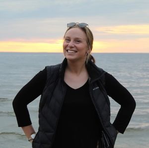 Meet your Posher, Hillary